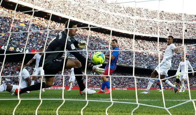 'Kun' Agüero marcó su último gol contra Real Madrid en el derbi español. Foto: Twitter/Thibaut Courtois
