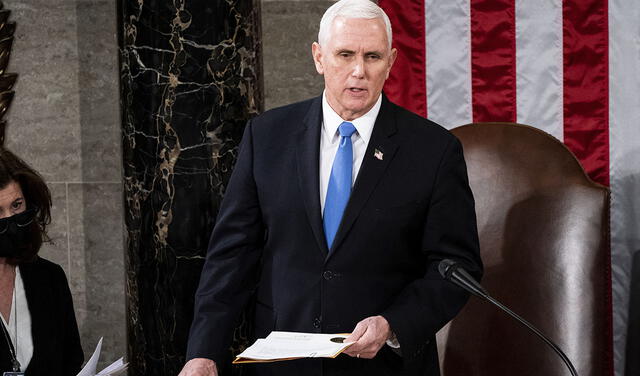 El vicepresidente de Estados Unidos, Mike Pence, preside una sesión conjunta del Congreso para certificar los resultados del Colegio Electoral de 2020 el 6 de enero de 2021 en Washington. Foto: AFP