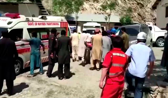 Pakistán: al menos 12 muertos, nueve de ellos chinos, por la explosión de un autobús