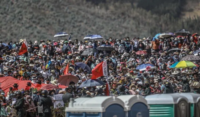 Momentos previos a la juramentaron del Presidente Pedro Castillo en La Pampa de la Quinua en Ayacucho. Foto: Aldair Mejia