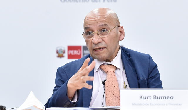 Ministro de Economía, Kurt Burneo, presentó plan de reactivación Impulso Perú