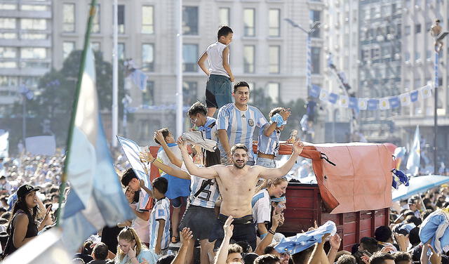Celebración. La fiesta se vivió en las calles de Buenos Aires. Foto: EFE