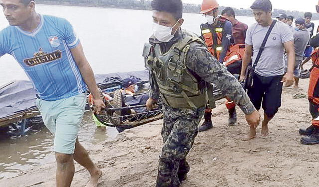 Rescate. Brigadas de la Marina y de voluntarios se sumaron al rescate de las víctimas. Todo era desolador en el río Huallaga. Foto: difusión