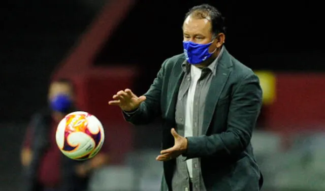 Juan Reynoso es entrenador de Cruz Azul desde inicio de temporada del 2021. Foto: APF