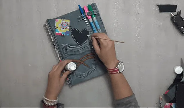 Descubre 6 ideas creativas para forrar tus cuadernos y libros con materiales decorativos