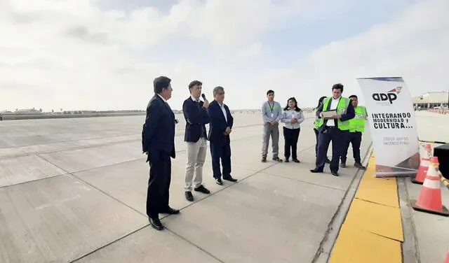 Leyenda 2. Representantes de Adp participaron en entrega de proyecto de infraestructura.