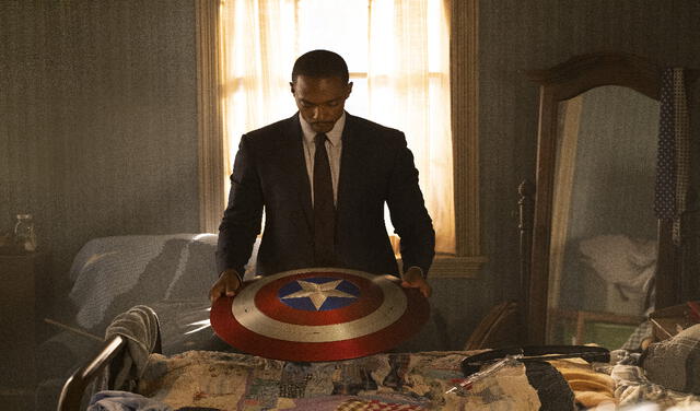 Falcon heredó el escudo del Capitán América (Foto: cortesía Disney)