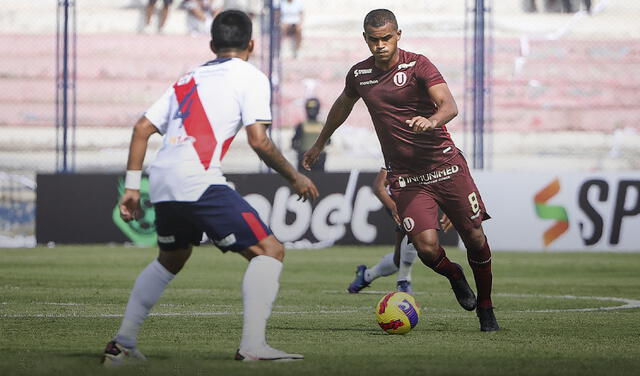 Nelinho Quina falló un penal al final del primer tiempo. Foto: Universitario