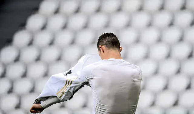 Ante Genoa, Cristiano Ronaldo vio frenada su racha de dos duelos seguidos anotando. Foto: AFP