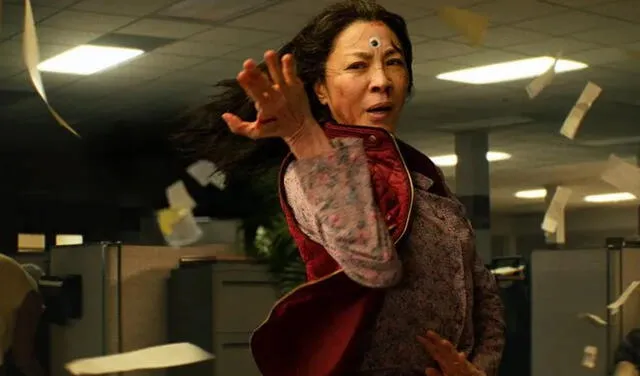 “Everything everywhere all at once” es la producción de A24 más rentable en su historia. Foto: A24 “Everything everywhere all at once” es la producción de A24 más rentable en su historia. Foto: A24