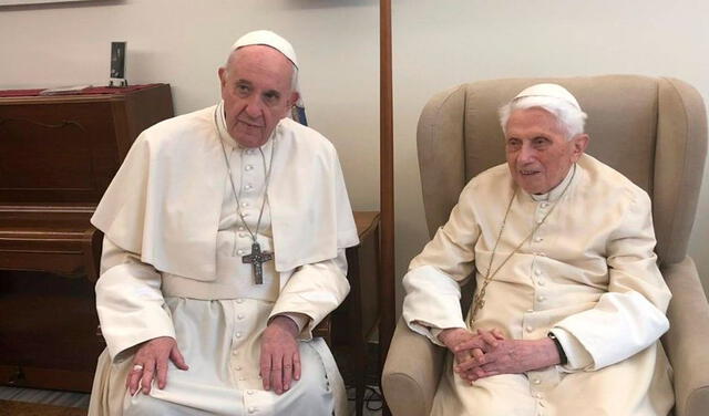Papa Francisco y papa emérito Benedicto XVI fueron vacunados contra la COVID-19