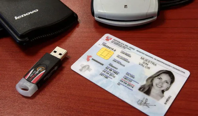 El DNI electrónico permite la identificación presencial y digital. Foto: Andina