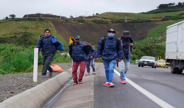 A pesar de la pandemia personas y migrantes de Venezuela siguen saliendo de su país. Foto: EFE