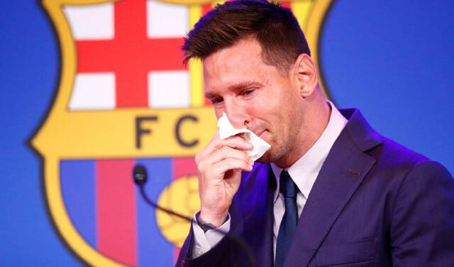 Lionel Messi rompió en llanto a la hora de iniciar y acabar su conferencia de prensa. Foto: Twitter