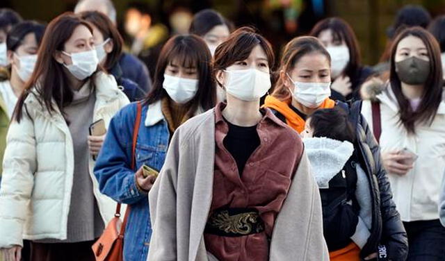 Japón declara estado de emergencia de un mes tras rebrote de la COVID-19
