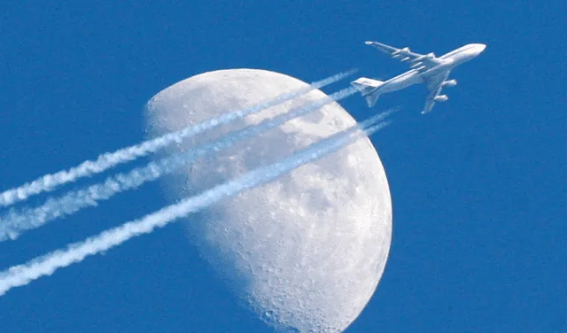 Las estelas blancas que dejan los aviones pueden brindar datos sobre la condición atmosférica que existe en la altura en la que se traslada el avión