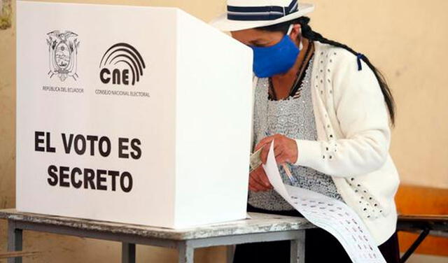 Candidato Yaku Pérez presenta “evidencias” para recuento de votos en Ecuador