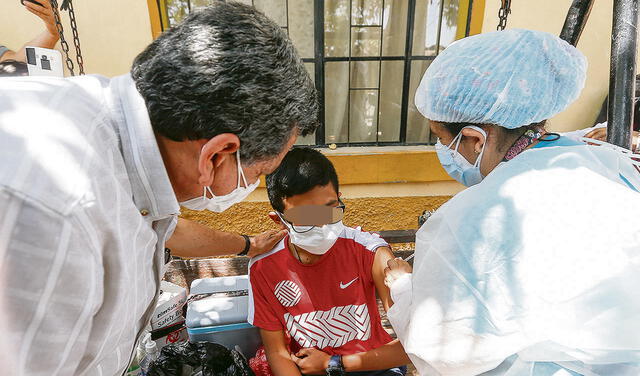 Vacunación en Perú, Hernando Cevallos