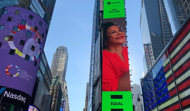 Rostro de Eva Ayllón se lució en el mítico Times Square de New York.
