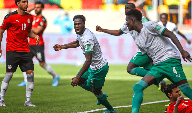 Boulaye Dia anotó el 1-0 para Senegal contra Egipto. Foto: Twitter CAF