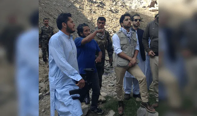 Trabajos de arqueología en Afganistán. Dr. J. Bendezú dirigiendo las labores resguardado por las tropas locales. Foto: archivo personal del Dr. Julio Bendezú Trabajos de arqueología en Afganistán. Dr. J. Bendezú dirigiendo las labores resguardado por las tropas locales. Foto: archivo personal del Dr. Julio Bendezú