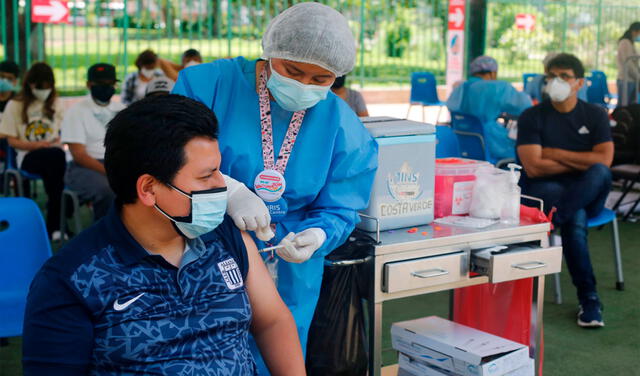 Cuarta ola de COVID-19: ¿qué vacunatorios atenderán en Lima este feriado del 29 de junio?