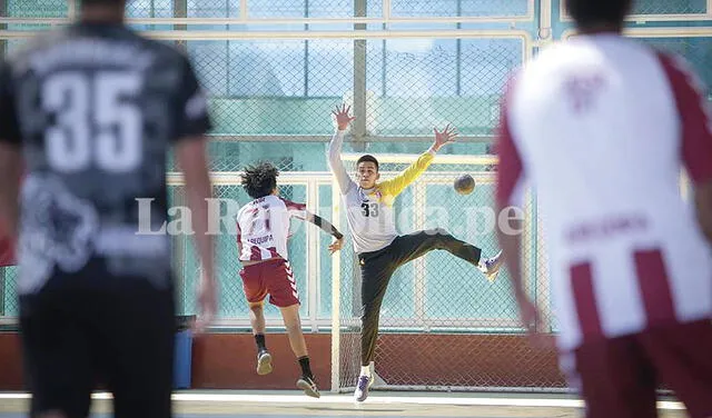 Habilidad. Los partidos tienen una duración de 60 minutos divididos en dos tiempos de 30 minutos. Foto: Rodrigo Talavera/La República