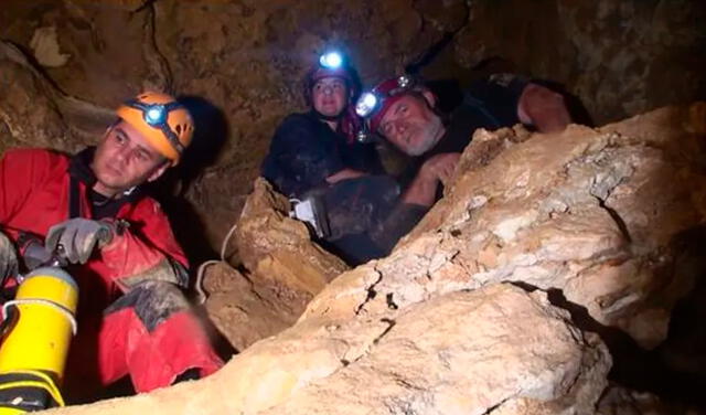 Uno de los recientes equipos científicos que exploraron la cueva en 2020.