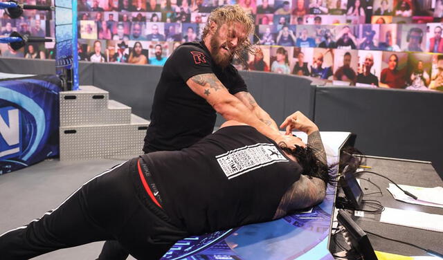 Edge masacró a Roman Reigns en WWE SmackDown. Foto: WWE