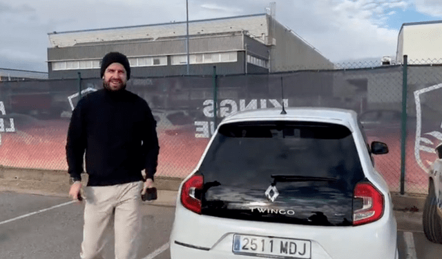 Gerard Piqué llegando en un Twingo a la Kings League