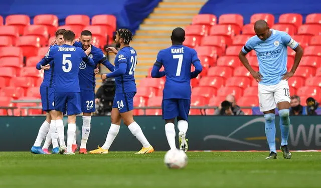 Hakim Ziyech celebra su tanto ante el Manchester City en Wembey. Foto: EFE