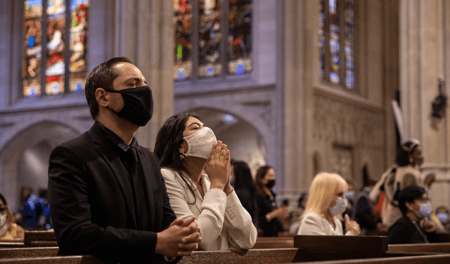 En ciudades como Nueva York y California se realizan misas durante la Semana Santa. Foto: AFP