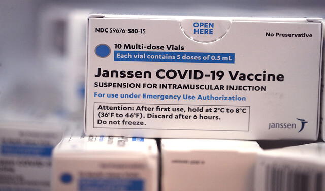 Como el resto de vacunas que se están usando, la de Janssen debe administrarse bajo supervisión profesional y se debe contar con un tratamiento médico a mano en caso de una reacción alérgica. Foto: AFP