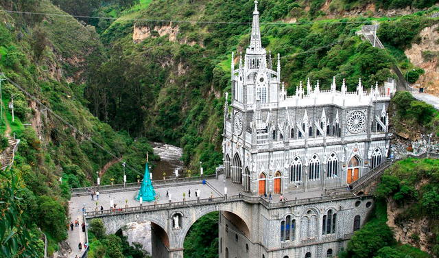 El Santuario de Las Lajas impresiona por su casi fantástica arquitectura. Foto: Flickr