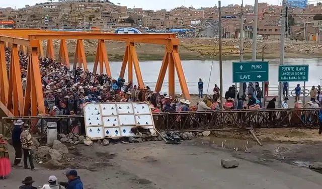 Puente Internacional fue cerrado. Foto: captura Qhaphiya Radio 99.7 FM - Yunguyo - PUNO