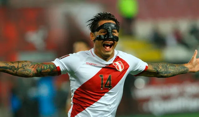 Gianluca Lapadula debutó con la selección peruana ante Chile en las Eliminatorias. Foto: EFE