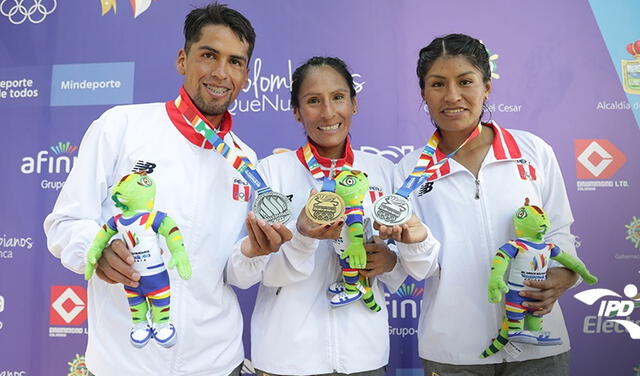 Ferdinan Cereceda, Gladys Tejeda y Luz Rojas y fueron los atletas felicitados por Pedro Castillo. Foto: IPD