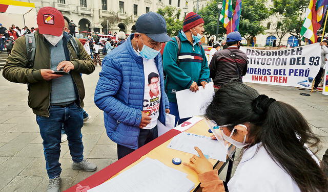 Activistas. En acción los que desean cambio de Constitución. Foto: Félix Contreras
