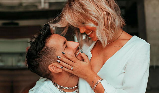 Stefi Roitman y Ricky Montaner confirmaron su compromiso de matrimonio. Crédito: Instagram