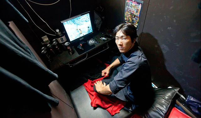 ¿Por qué más de 4.000 japoneses viven solos en los cibercafés?