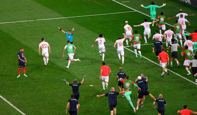 Todos los jugadores suizos marcaron sus penales en la tanda decisiva, Foto: EFE