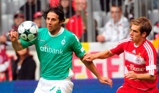 Pizarro y Lahm fueron tanto compañeros como rivales en la Bundesliga. Foto: EFE