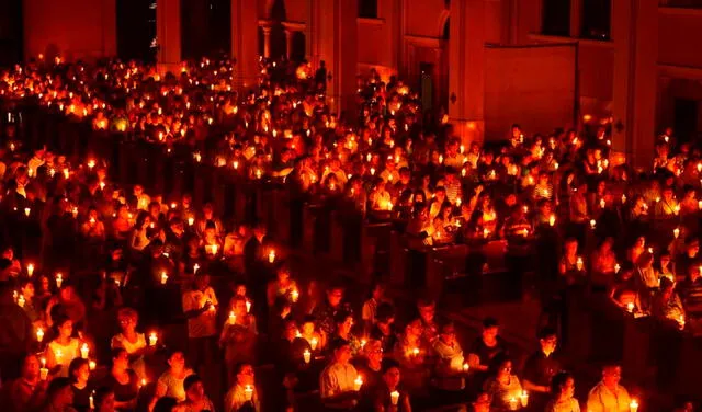 La vigilia pascual se realiza en la noche del Sábado Santo. Foto: El Diario de Hoy