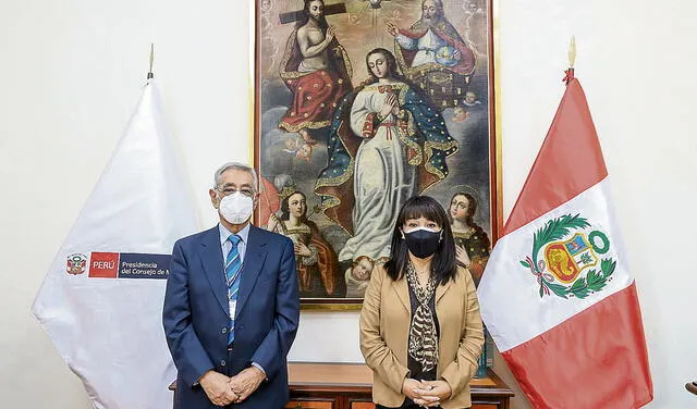 Lo apoya. La premier Mirtha Vásquez expresó su respaldo al jefe de la Sunedu, Oswaldo Zegarra. Foto: difusión