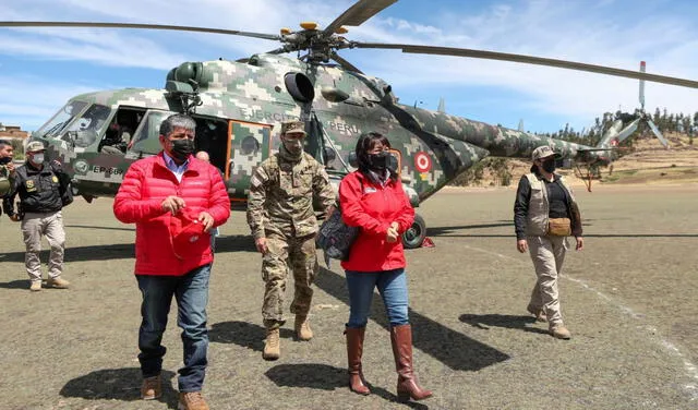 Mirtha Vásquez y viceministros viajaron a Ayacucho para tratar conflicto minero
