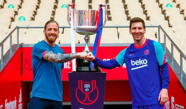 Los capitanes de Athletic Club, Iker Muniain, y de Barcelona, Lionel Messi, previo a la final de la Copa del Rey 2020/21. Foto: EFE
