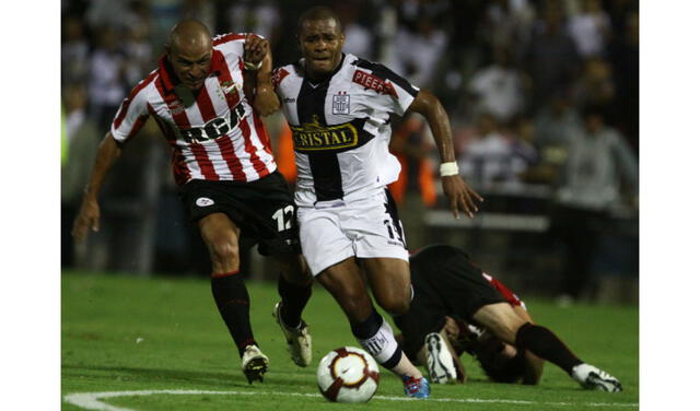 Wilmer Aguirre anotó tres goles ante Estudiantes. Foto: Líbero