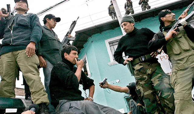Caso. El Año Nuevo 2005, Antauro Humala y etnocaceristas atacaron comisaría de Andahuaylas. Foto: EFE