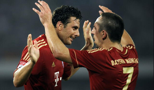 Pizarro ganó la Champions League 2012-13 con Ribéry como compañero. Foto: EFE