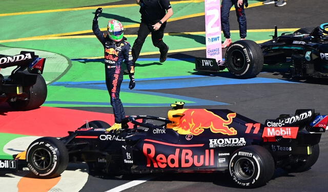 'Checo' Pérez logró su segundo podio consecutivo en la temporada. Foto: F1.